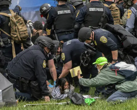 25 arrested at University of Virginia after police clash with pro-Palestinian protesters