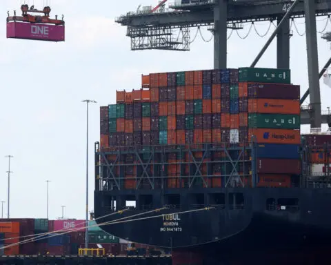 US trade deficit widens in May on weak exports