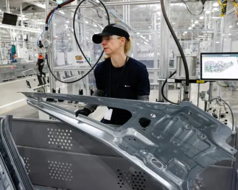 US factory orders unexpectedly fall in May