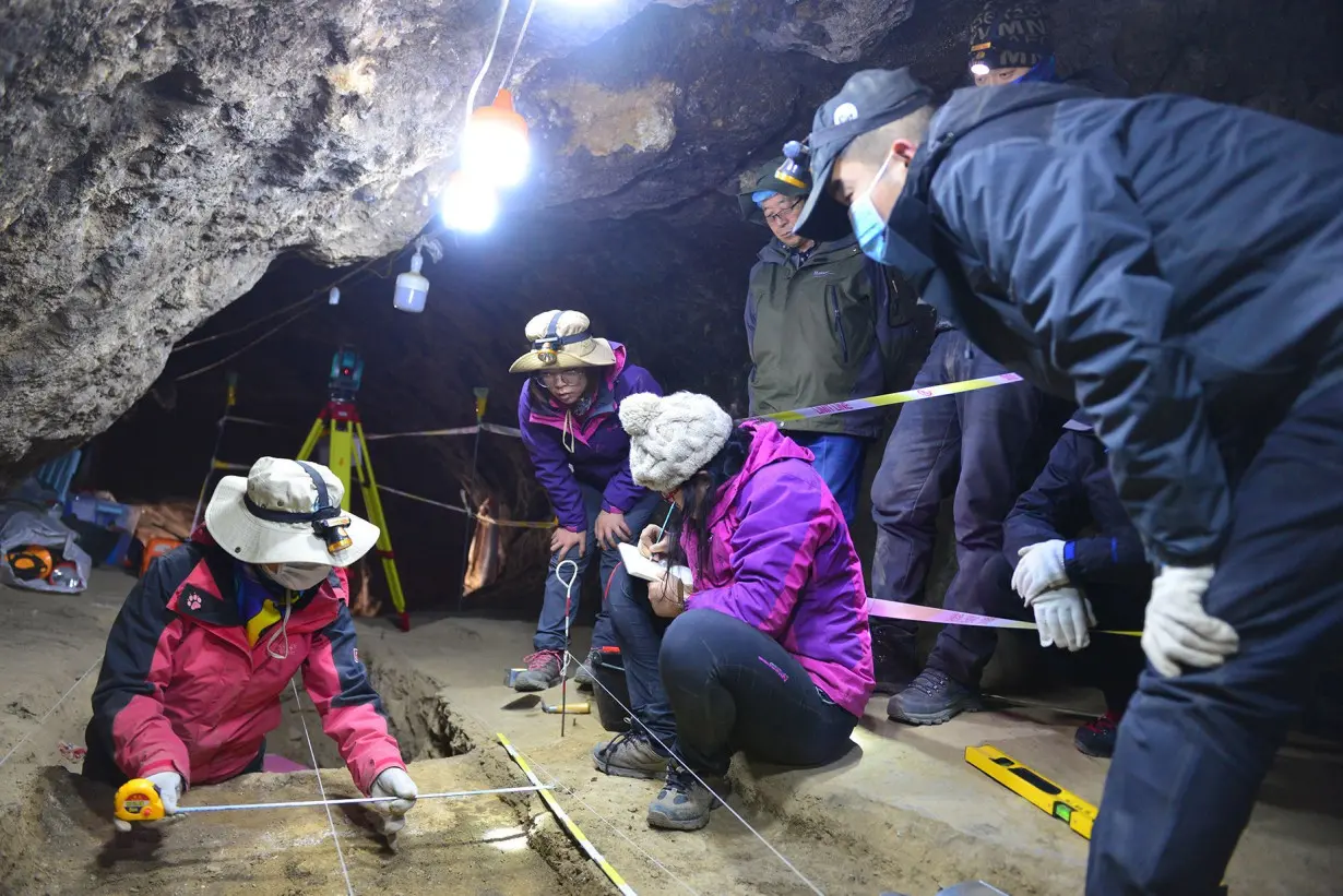 Bone analysis sheds new light on mysterious species of ancient human