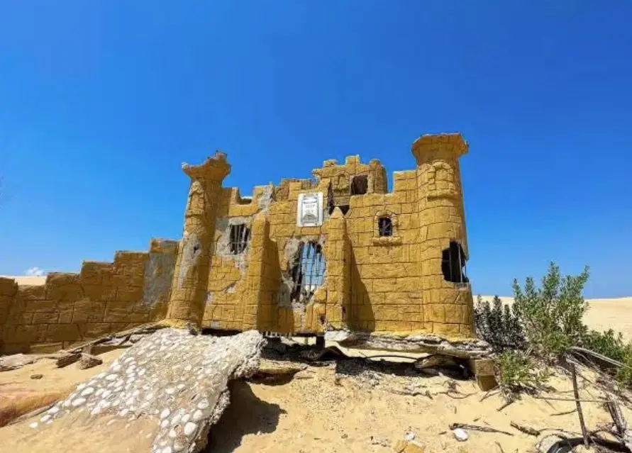 Buried treasure: Old castle hidden beneath NC's largest sand dune fully visible again