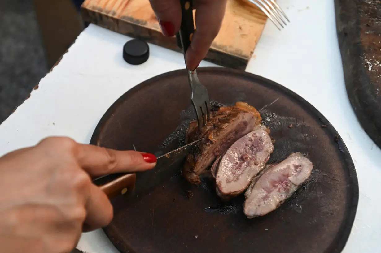 Meat-loving Argentines eat less beef as inflation bites