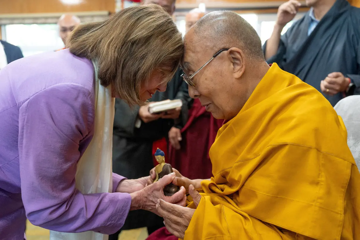 FILE PHOTO: U.S. lawmakers meet Dalai Lama on India trip