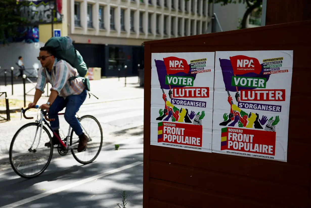 Campaign poster for the 2024 snap legislative elections in Paris