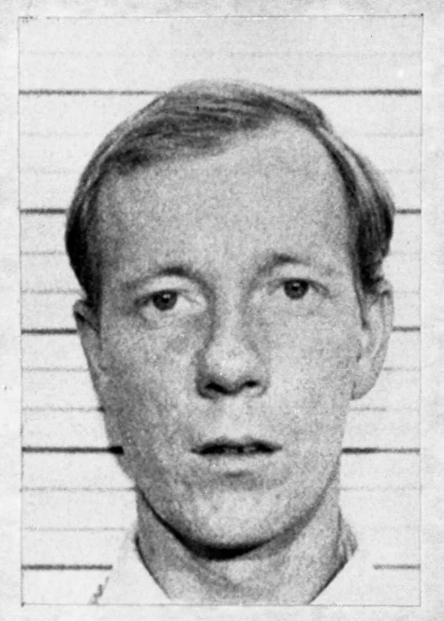 After his arrest serial killer Robert Frederick Carr III led police to four bodies in three states.