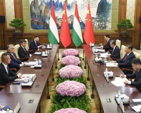 China's Xi calls on world powers to help Russia and Ukraine resume direct dialogue
