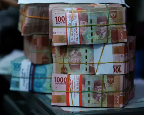 Indonesia central bank sees room for Q4 rate cut if rupiah stabilises