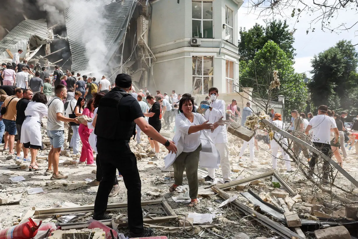 Doctors as well as bystanders in the nearby vicinity immediately moved towards the rubble to help clear debris following the strike.