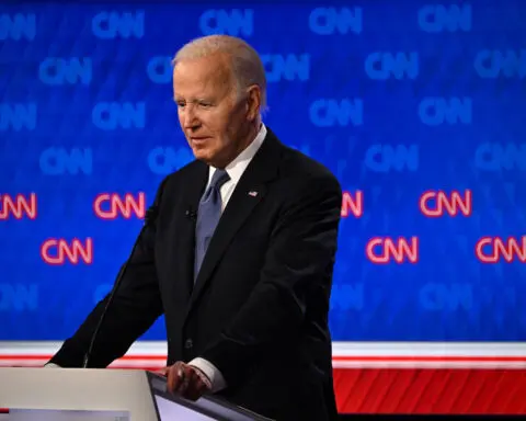 Biden tries but fails to turn back rising tide threatening to swamp his reelection bid