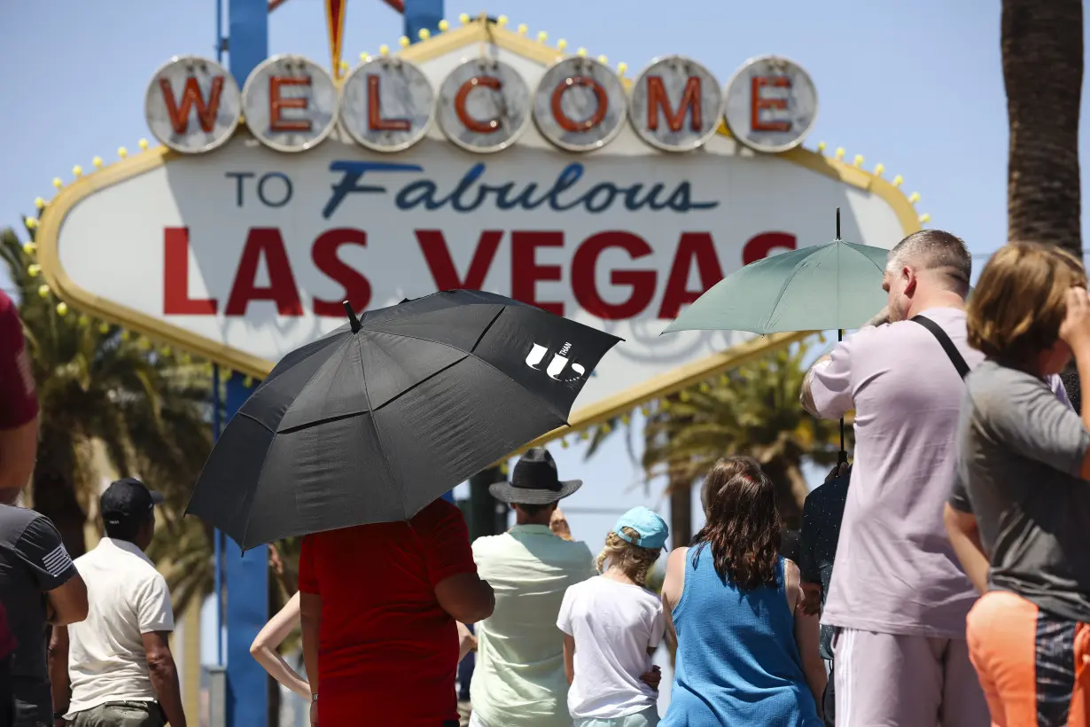 Tourists still flock to Death Valley amid searing US heat wave blamed for several deaths