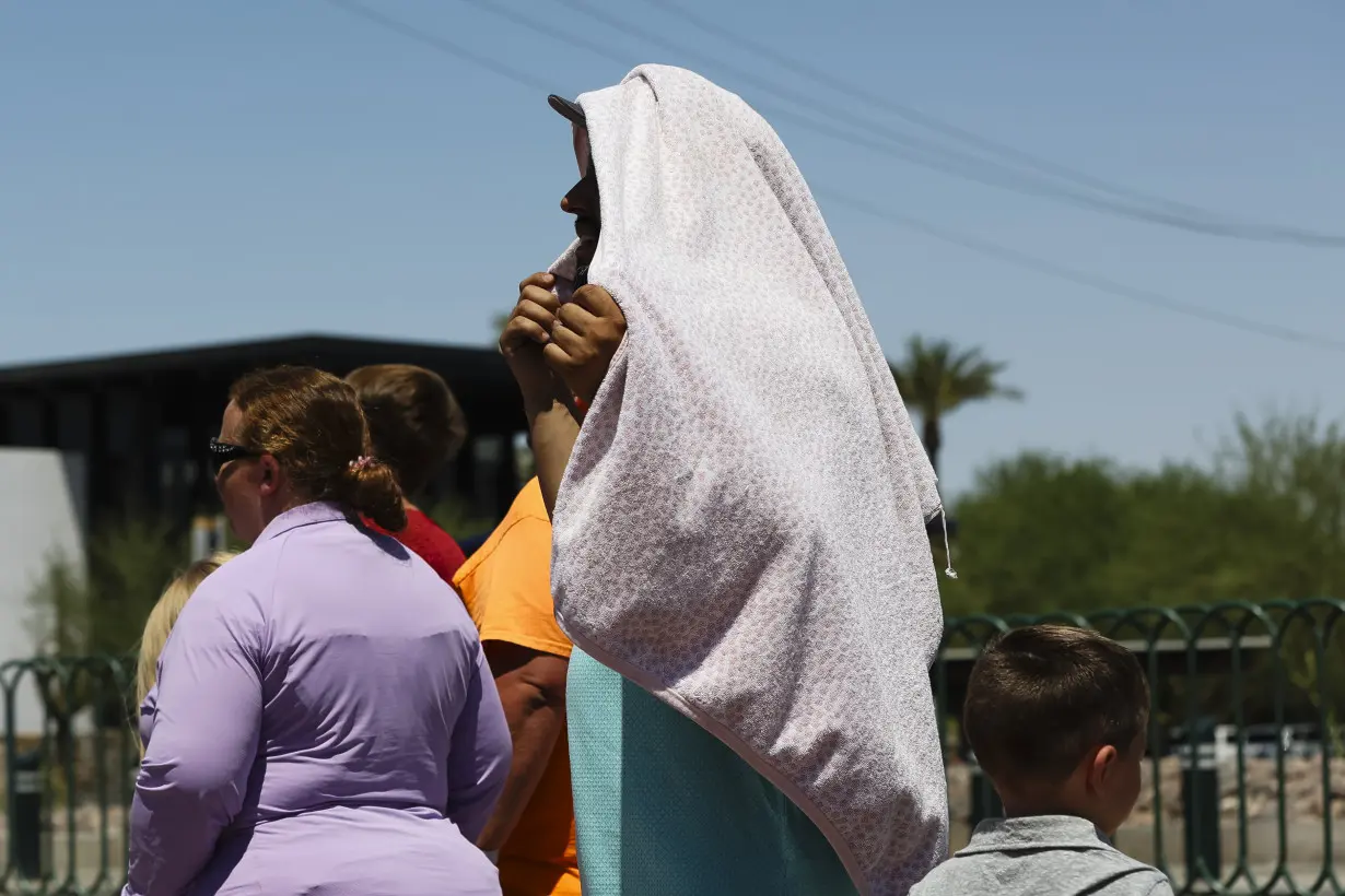 Tourists still flock to Death Valley amid searing US heat wave blamed for several deaths