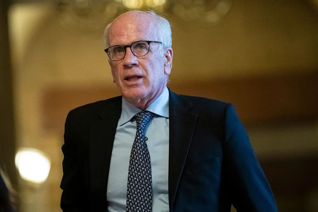 Vermont's Peter Welch becomes first Democratic senator to call for Biden to step aside