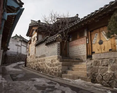 A Seoul neighborhood is so crowded with tourists that the government is taking over