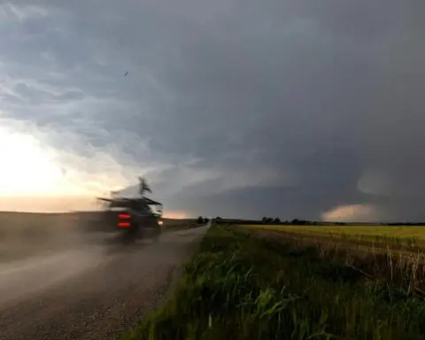 ‘Twisters’ movie: Two tornado scientists take us inside the real world of storm chasing