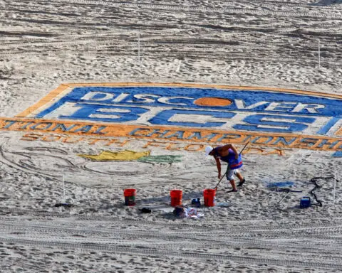 US college athletes may be employees under new test, court rules