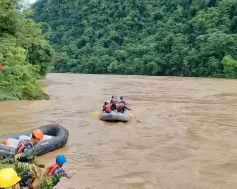 Search for dozens missing after landslide sweeps buses into Nepal river is suspended