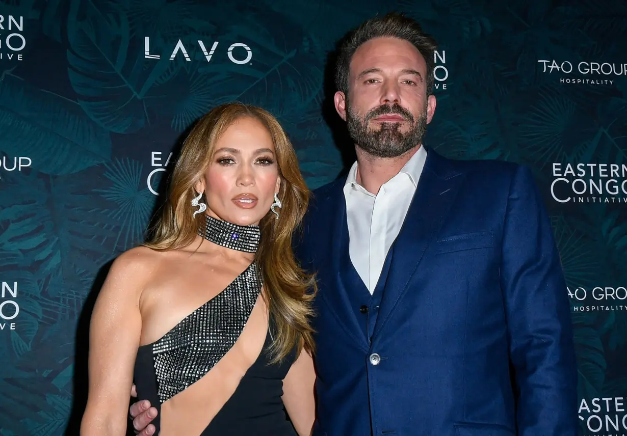 Ben Affleck and Jennifer Lopez publicly list their house for sale