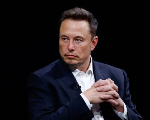 Musk donates to group working to elect Trump, Bloomberg reports