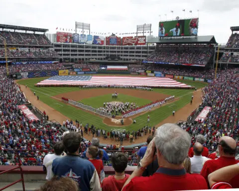 MLB All-Stars back in Arlington, where 11 future Hall of Famers started outside in Texas heat in '95