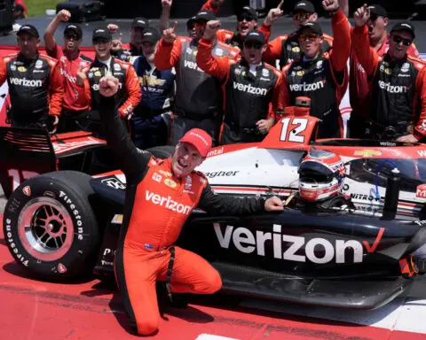 Will Power wins IndyCar Series race at Iowa Speedway that ended with a 4-car crash on the last lap