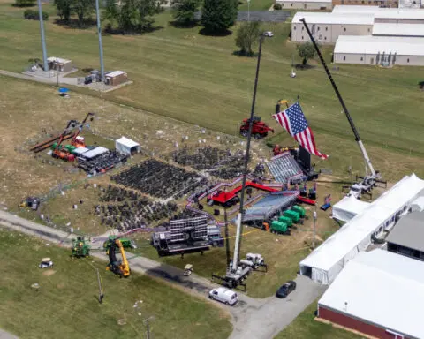 Trump rally suspected gunman acted alone, FBI says