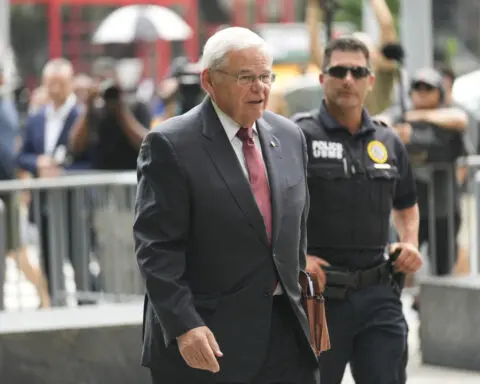 Jury finishes 2nd day of deliberations without a verdict at Sen. Bob Menendez's bribery trial