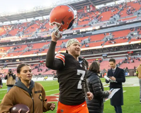 Report: Browns agree to 3-year, $15.9M extension with K Dustin Hopkins