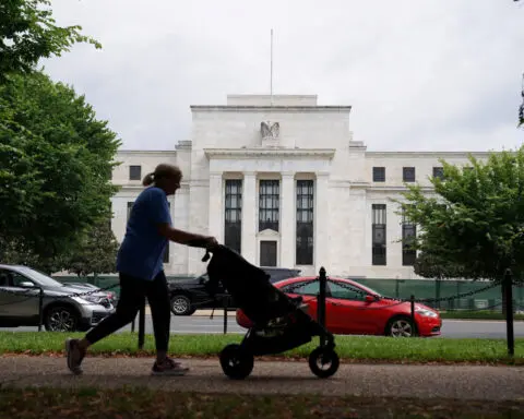 Top Fed officials say they are 'closer' to cutting interest rates