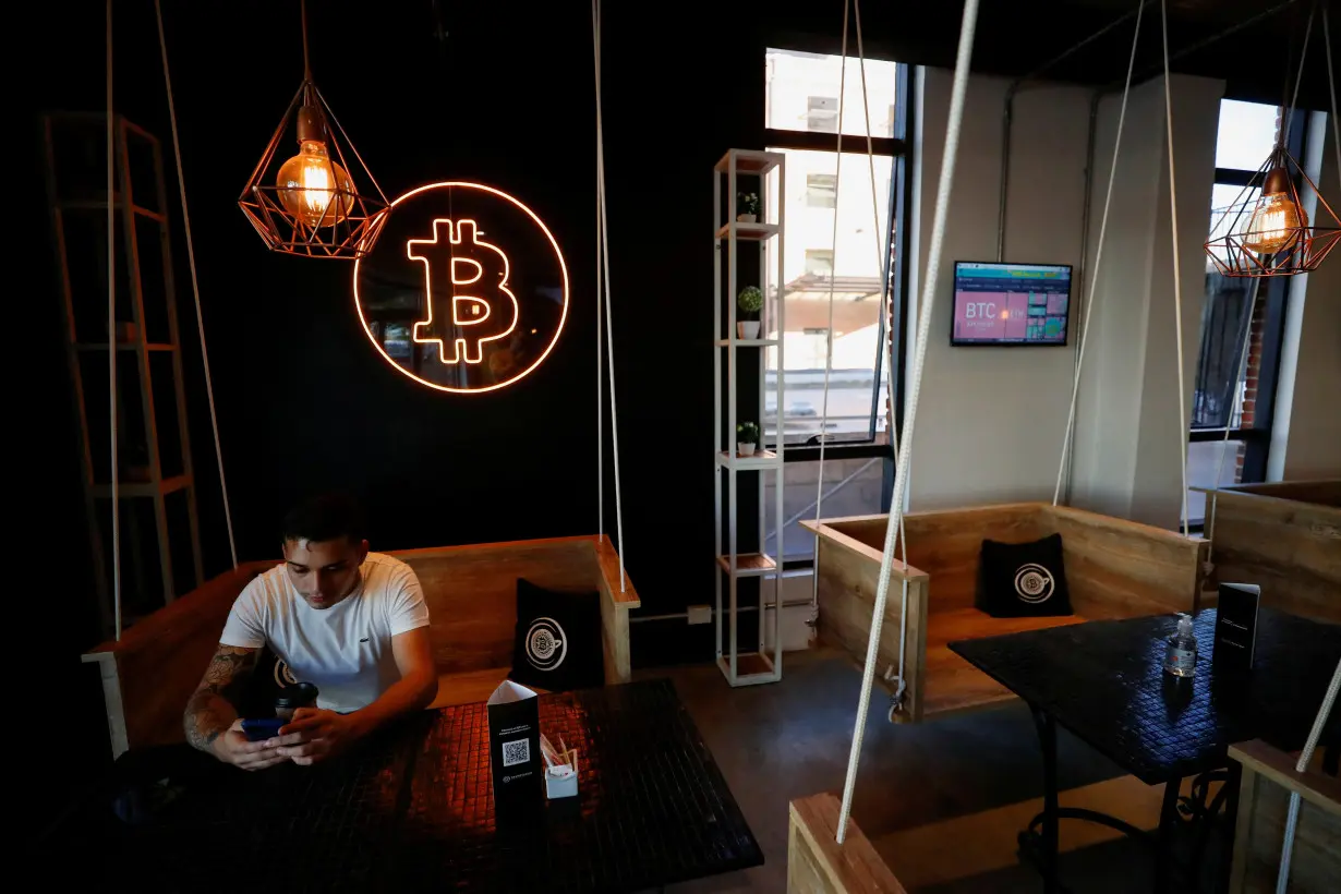 FILE PHOTO: Bitcoin lures inflation-weary Argentines despite crypto crash