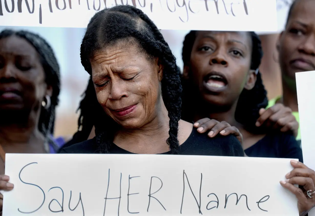 Mother of Sonya Massey mourns the loss of her daughter at a protest in Springfield