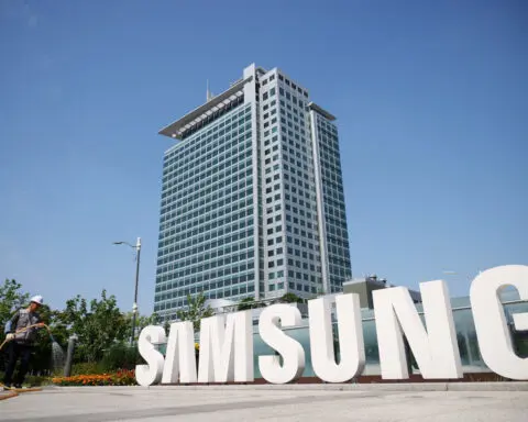 Samsung Electronics and striking union to resume talks on Friday