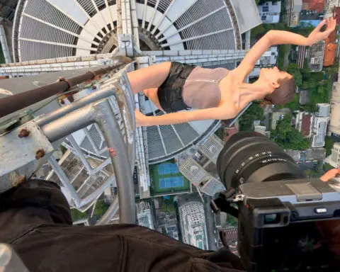 This couple’s hobby? Illegally scaling the world’s tallest buildings together