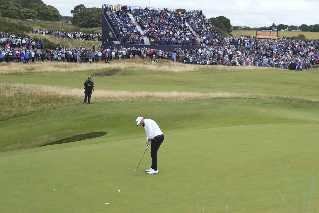 Shane Lowry keeps calm and carries British Open lead at Troon