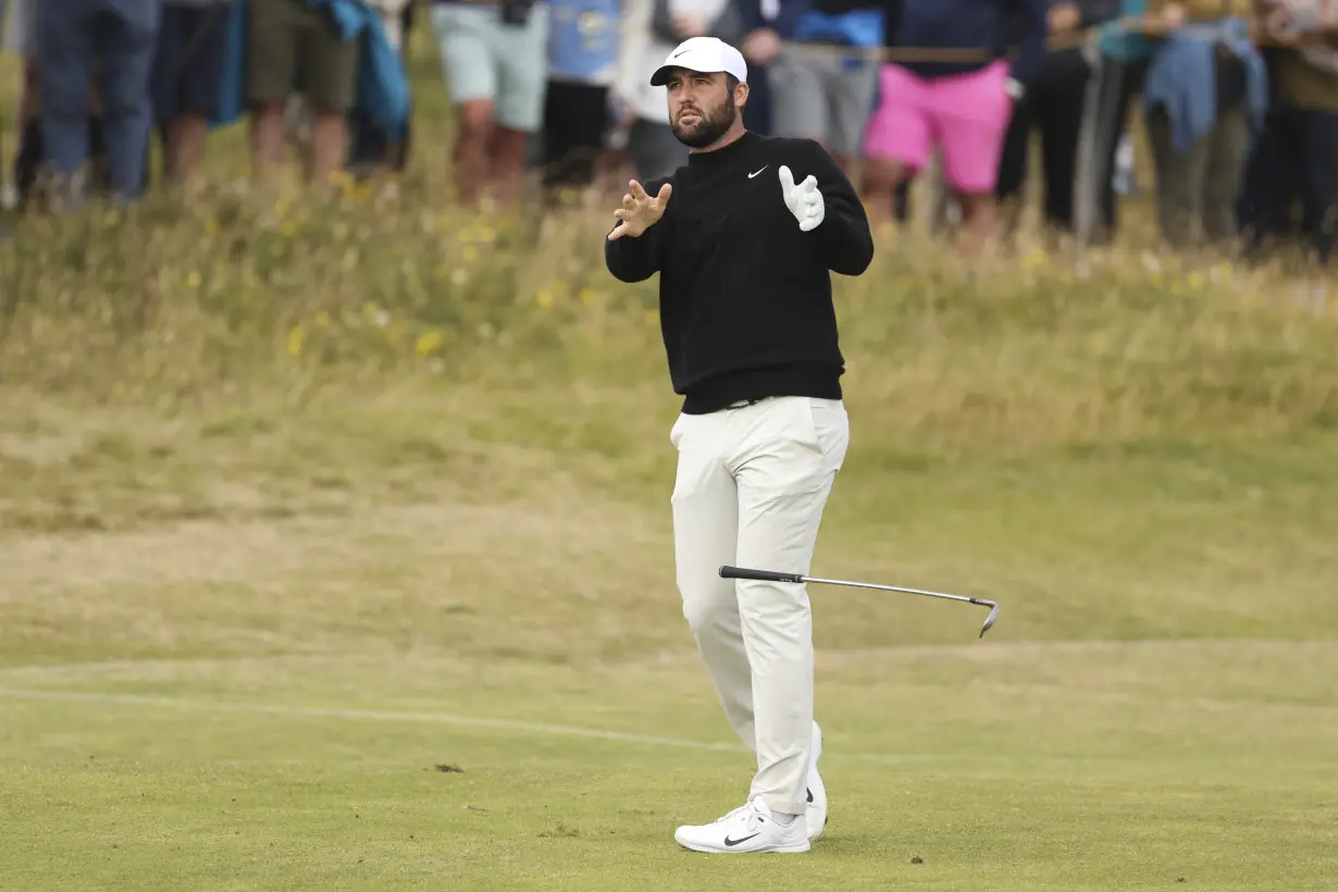 Shane Lowry keeps calm and carries British Open lead at Troon