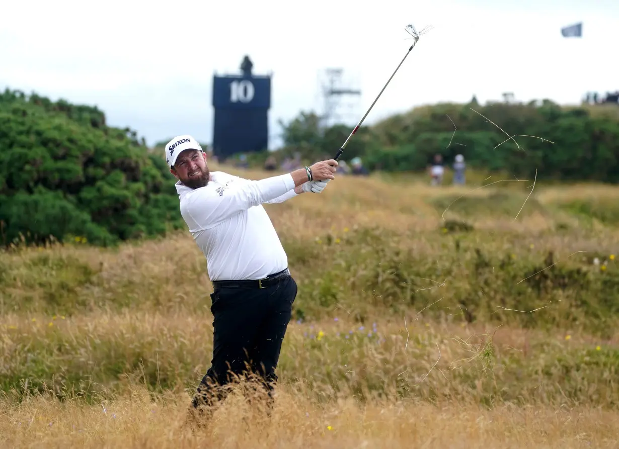 Lowry's round plunged into chaos after an errant shot from the rough.