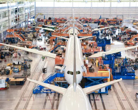 Boeing expects 787 suppliers to catch up by year's end, restoring output