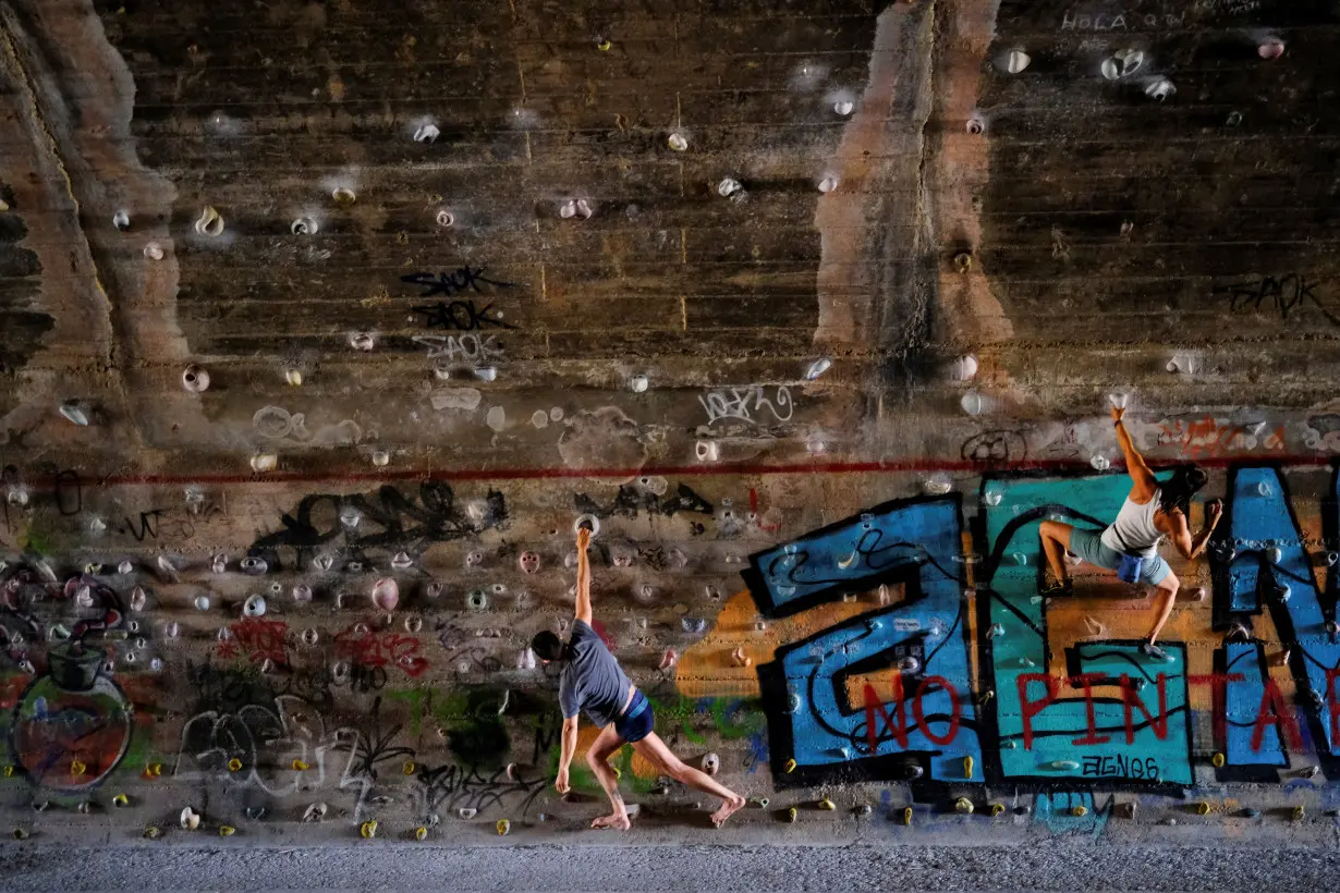 Olympics-Barcelona's free gym in a tunnel helps to popularise climbing