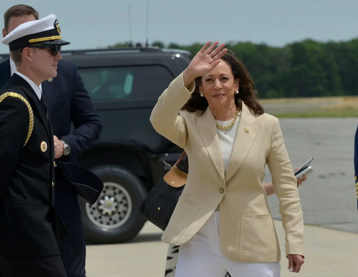 Energized crowd greets Harris at Provincetown fundraiser