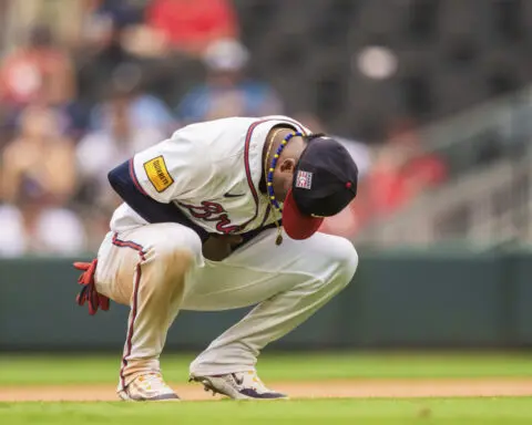 Braves 2B Ozzie Albies expected to miss about 8 weeks with broken wrist