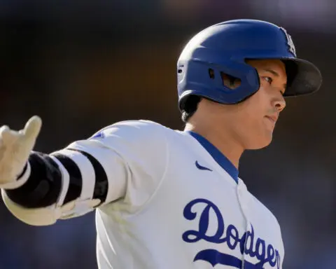 Ohtani hits 473-foot homer that clears bleachers at Dodger Stadium