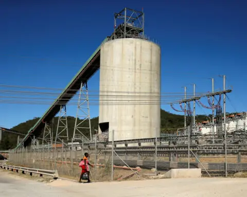 Amplats says on track to demerge in 2025, plans secondary London listing