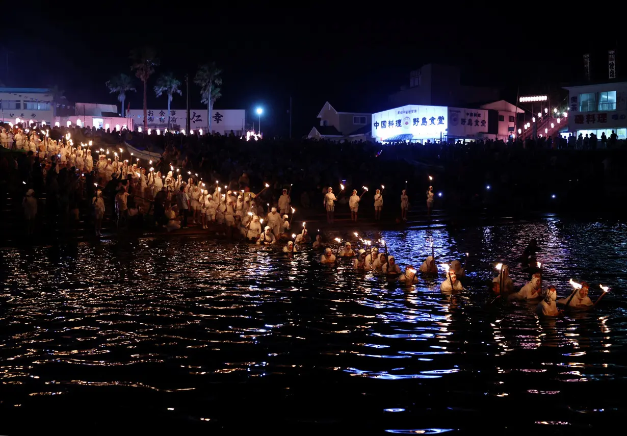 Short of female free divers, Japanese sea festival turns to volunteers