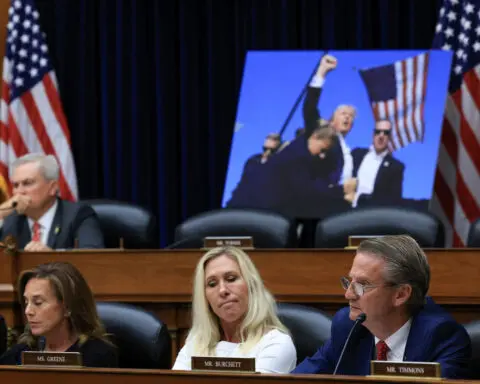 House Republicans, Democrats call on US Secret Service chief to resign