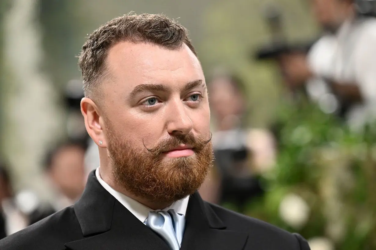 Sam Smith details knee injury from ski accident: 'It was awful'