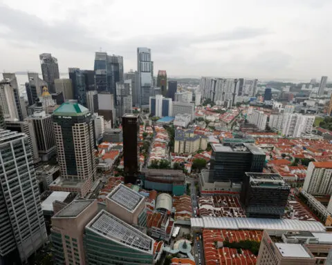 Singapore seen keeping monetary policy unchanged amid inflation risks