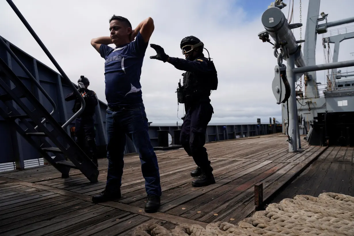 The Ecuadorian Navy organized the Galapex III 2024 naval exercises together with several countries in the Pacific Ocean, Ecuador