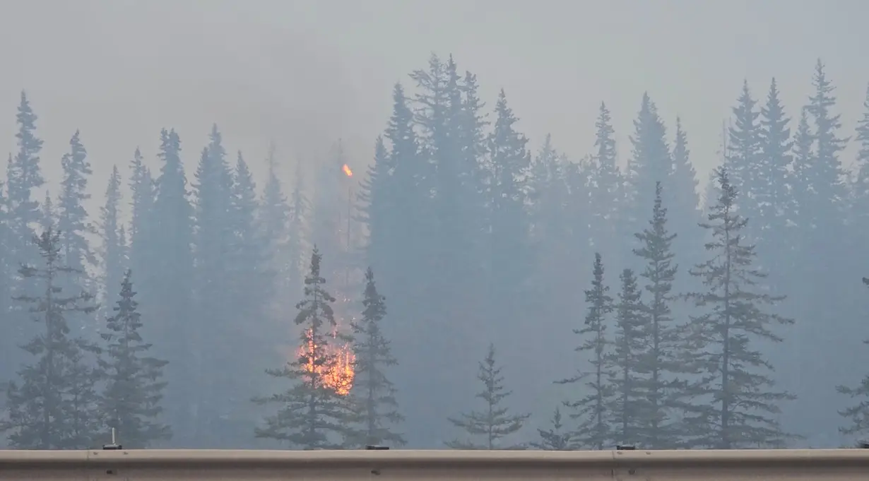 Wildfire burns in Jasper