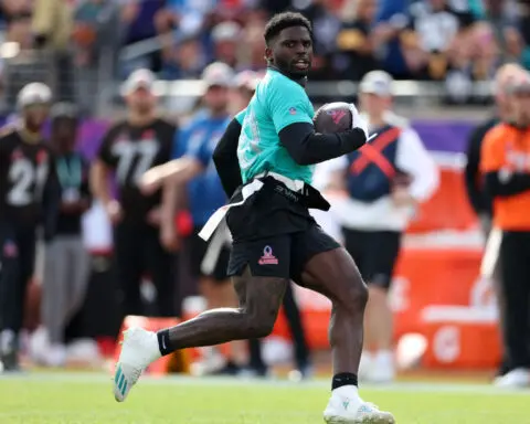 Tyreek Hill eyes extension, wants to stay with Dolphins