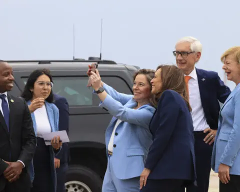 Harris tells roaring Wisconsin crowd November election is 'a choice between freedom and chaos'
