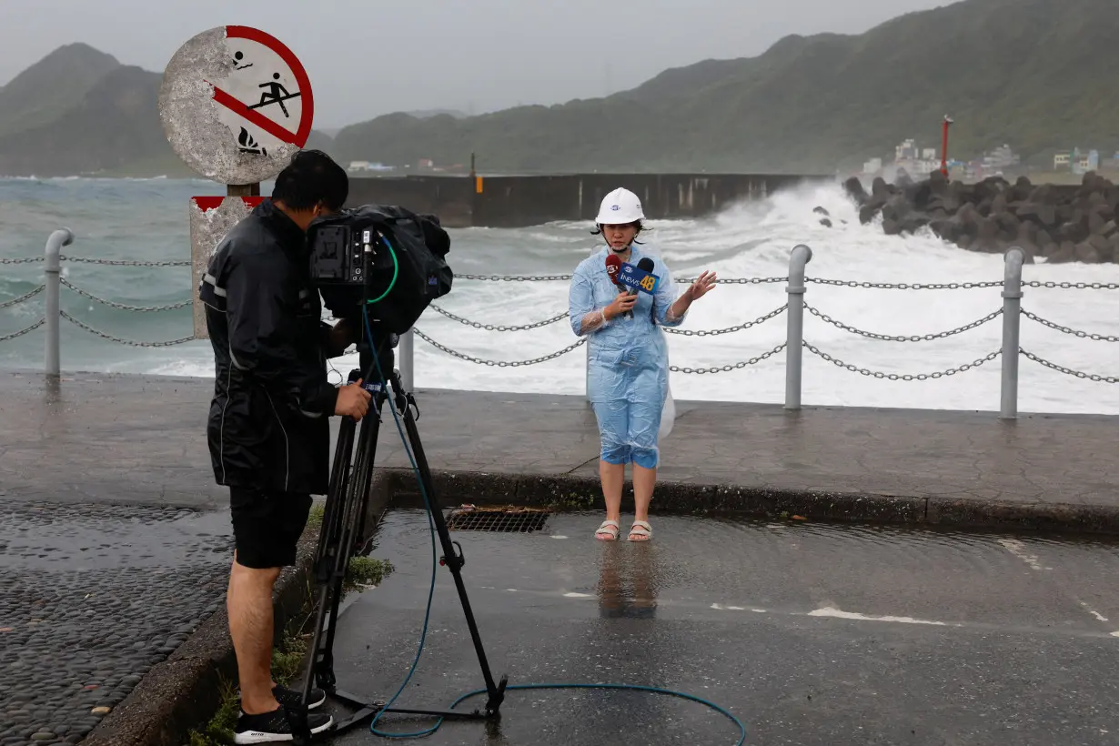 Typhoon Gaemi strengthens as it nears Taiwan, two dead, work halted